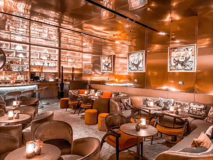 Quin Bar Picture 7