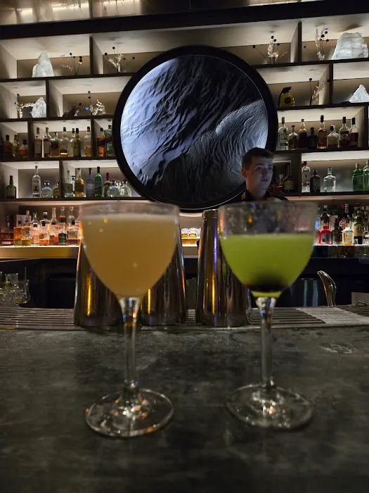 Quin Bar Picture 6