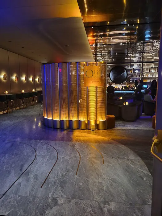 Quin Bar Picture 9