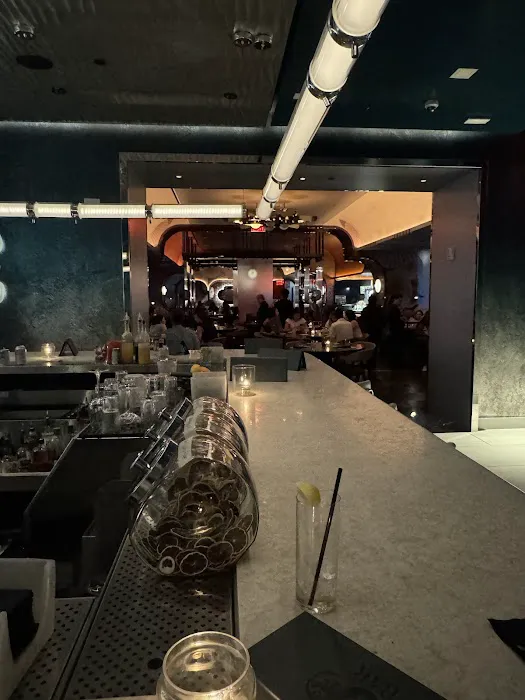S Bar Picture 3