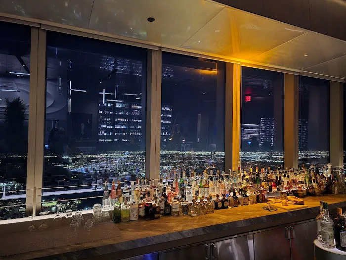 Peak with Priceless Restaurant & Bar Picture 4