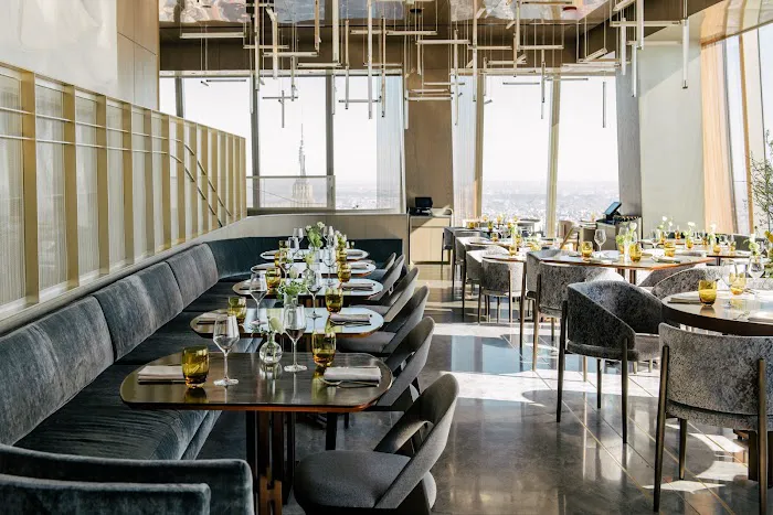 Peak with Priceless Restaurant & Bar Picture 6