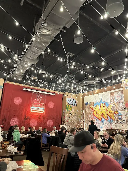 Burger Joint Picture 3