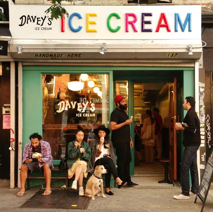 Davey's Ice Cream Picture 7