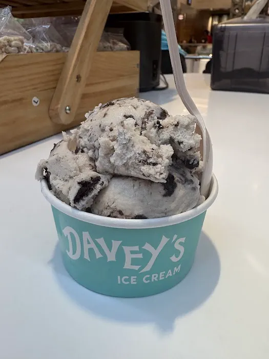 Davey's Ice Cream Picture 9