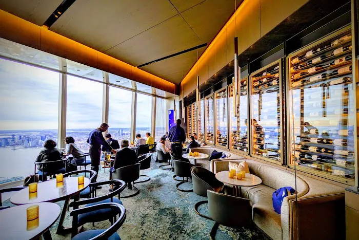 Peak Lounge Bar Picture 2