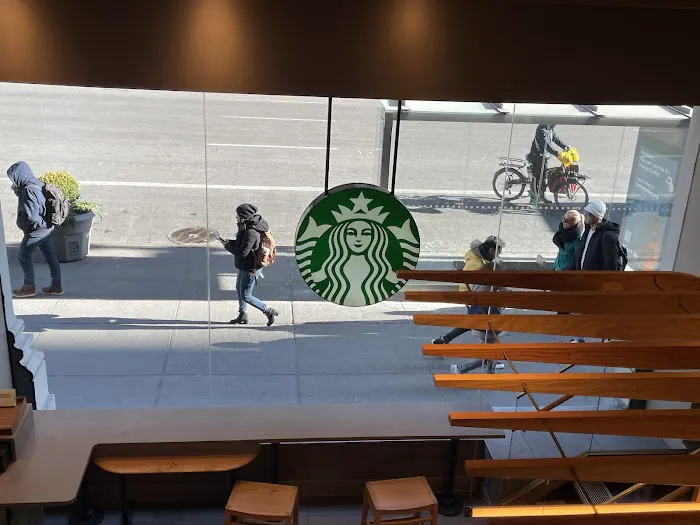 Starbucks Picture 9