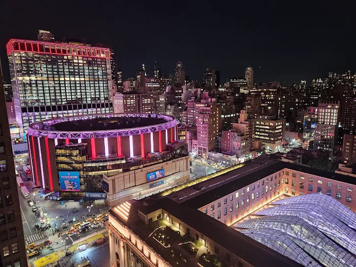 Blu33 NYC Rooftop Bar Picture 5