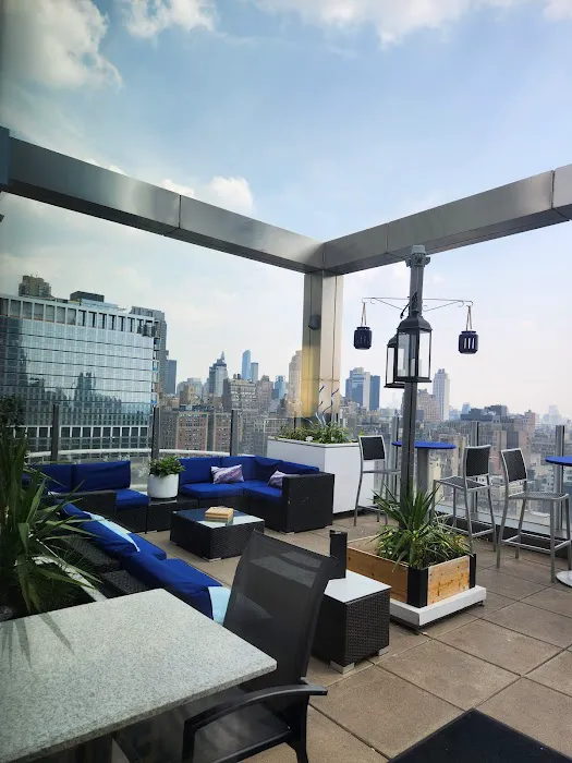 Blu33 NYC Rooftop Bar Picture 1