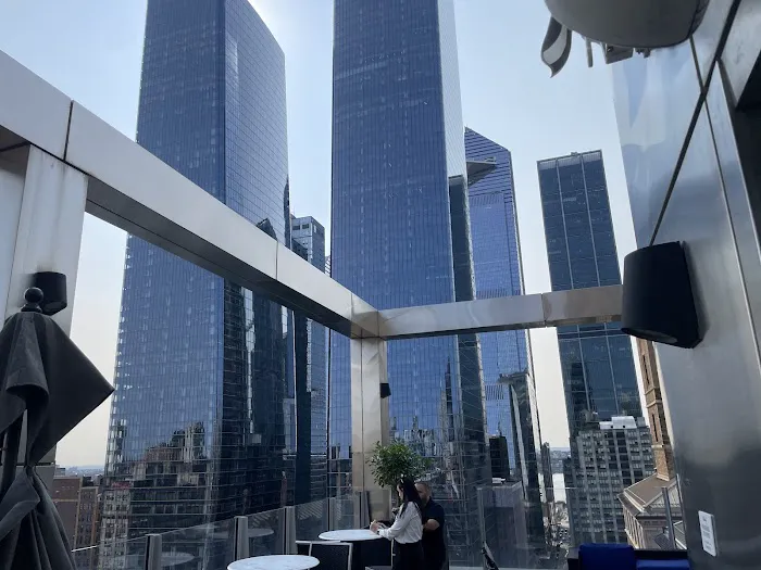 Blu33 NYC Rooftop Bar Picture 4