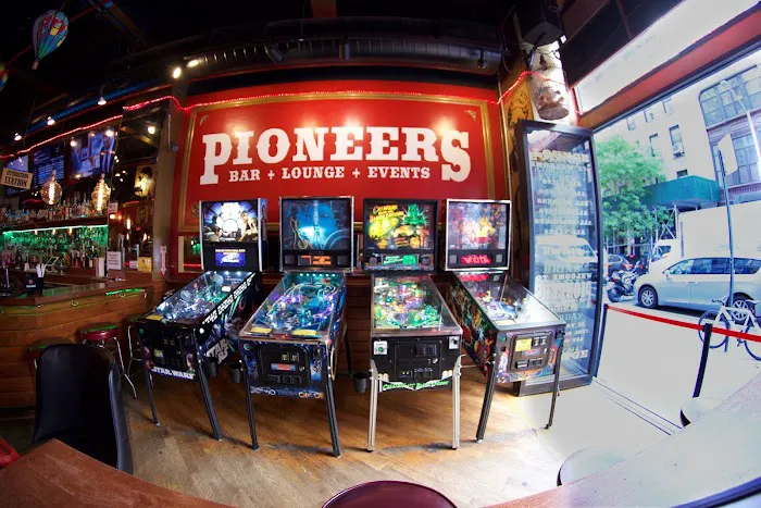 Pioneers Bar NYC Picture 9