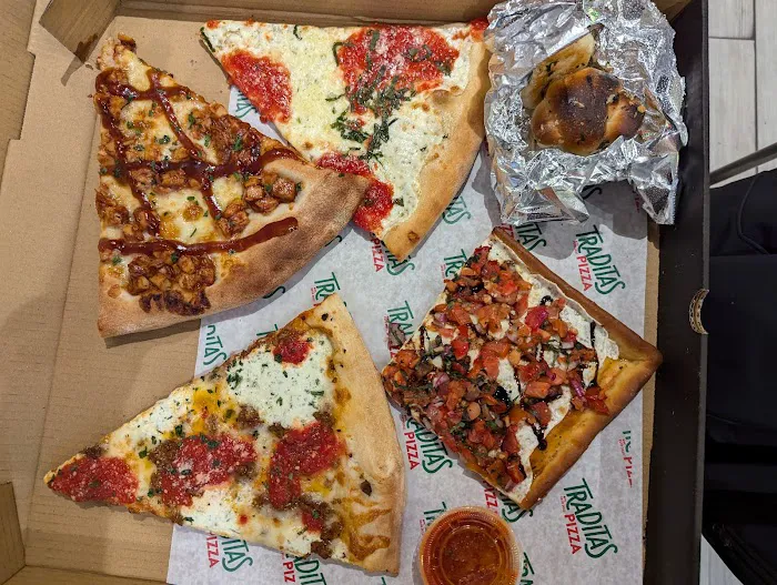Traditas Pizza Picture 7