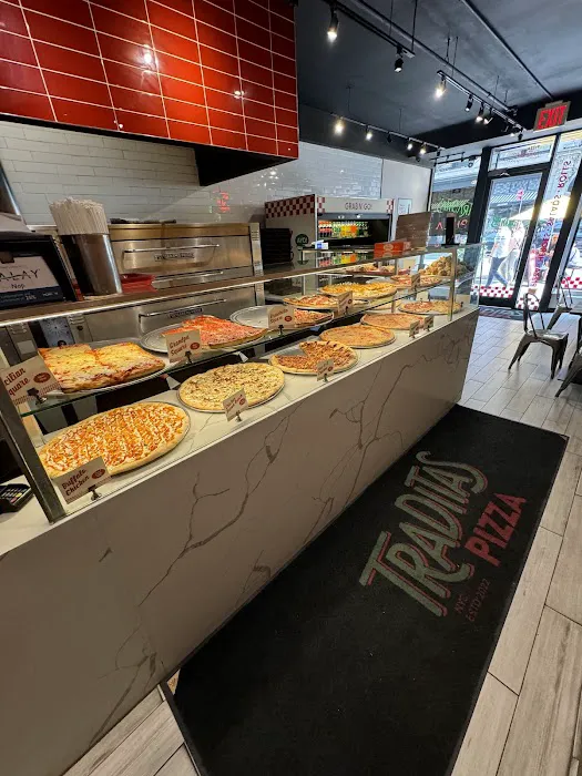 Traditas Pizza Picture 5
