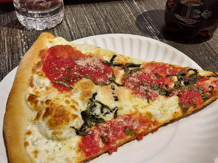 Traditas Pizza Picture 8