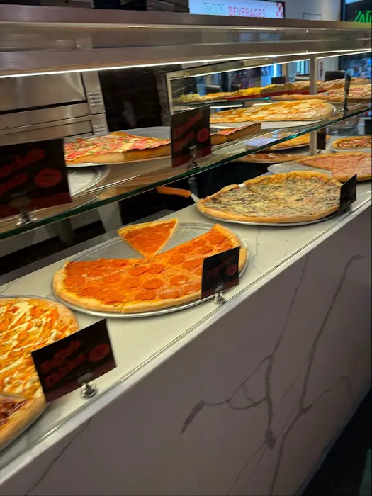 Traditas Pizza Picture 1