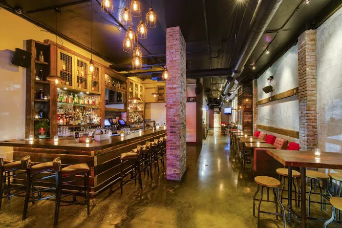 Handcraft Kitchen & Cocktails Picture 6
