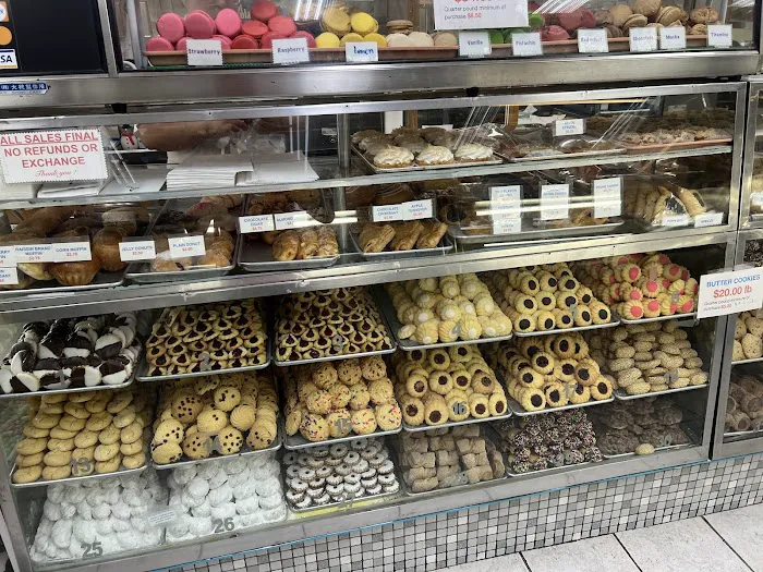 La Delice Pastry Shop Picture 5