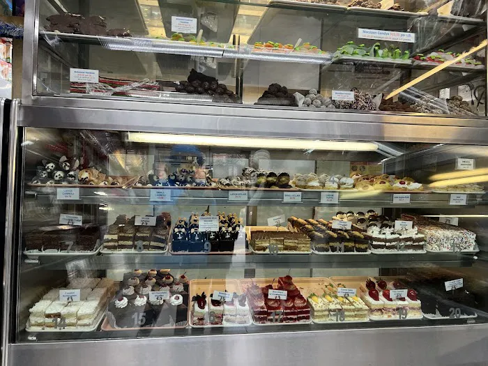 La Delice Pastry Shop Picture 10