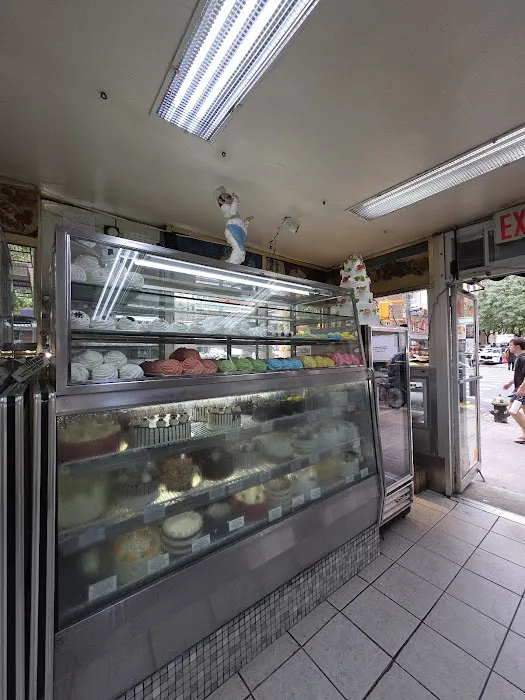 La Delice Pastry Shop Picture 4
