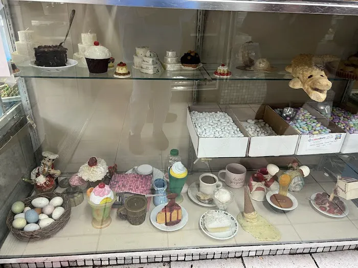 La Delice Pastry Shop Picture 3
