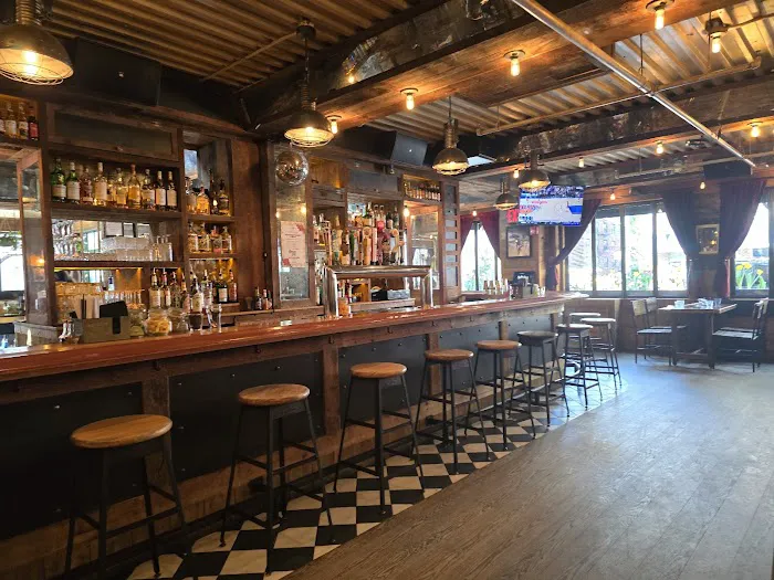 The Gem Saloon Picture 5