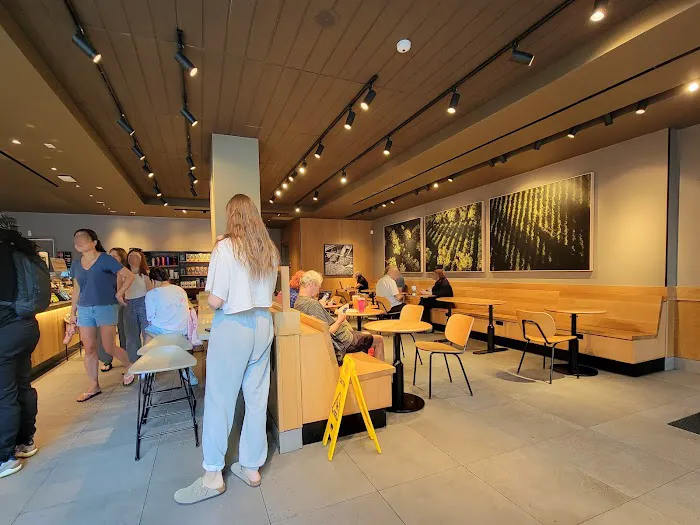 Starbucks Picture 10