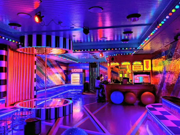 Bar at The Museum of Sex Picture 7