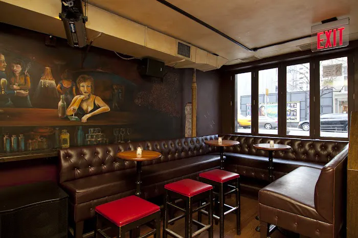 Sally's Bar Picture 2
