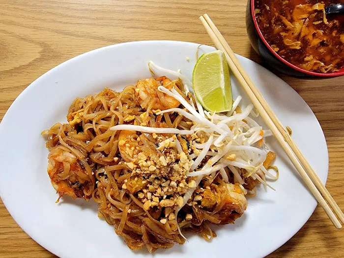 Hong Kong Noodle & Sariku Sushi Picture 10