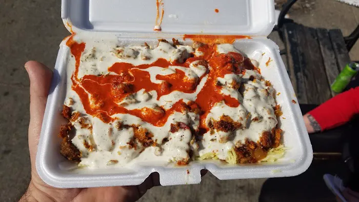 WHITE & HOT Halal Food Truck Picture 7