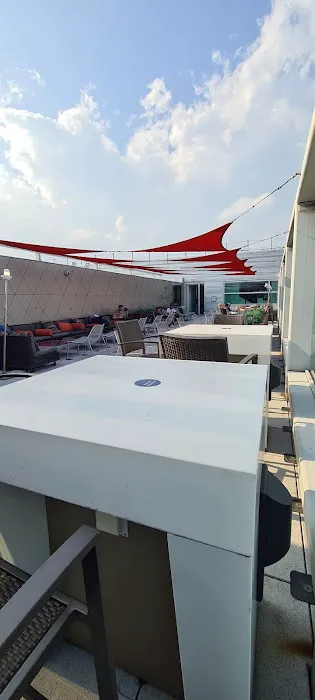 Delta 360 Sky Club Picture 3
