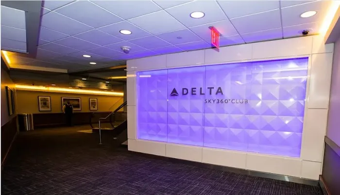 Delta 360 Sky Club Picture 6