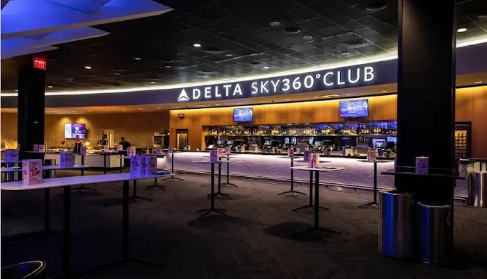 Delta 360 Sky Club Picture 1