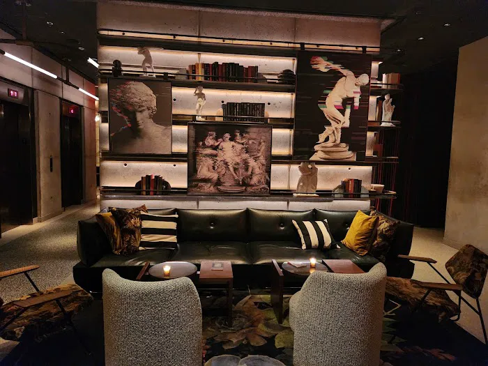 Lobby Bar Picture 1