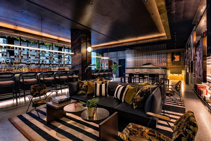 Lobby Bar Picture 5