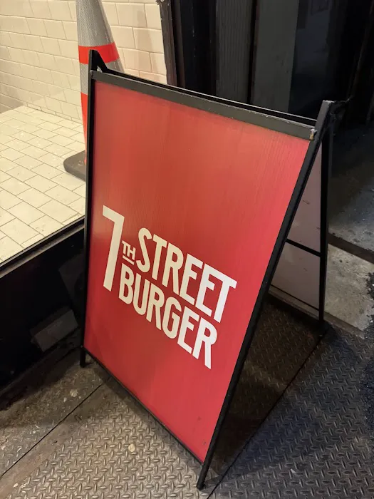 7th Street Burger Nomad Picture 1