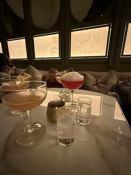 Lobby Bar at Ritz Carlton Picture 8