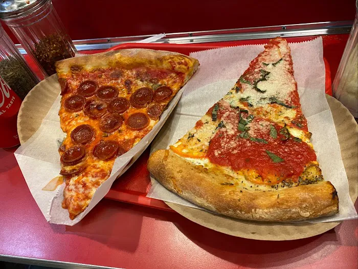 Vito's Slices and Ices Picture 4
