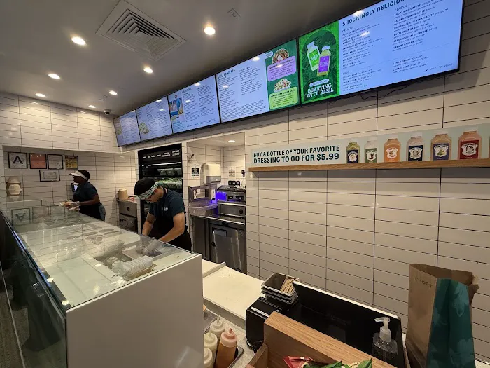 Chopt Creative Salad Co. Picture 1