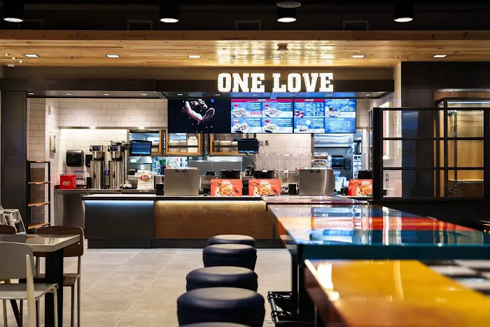 Raising Cane's Chicken Fingers Picture 8