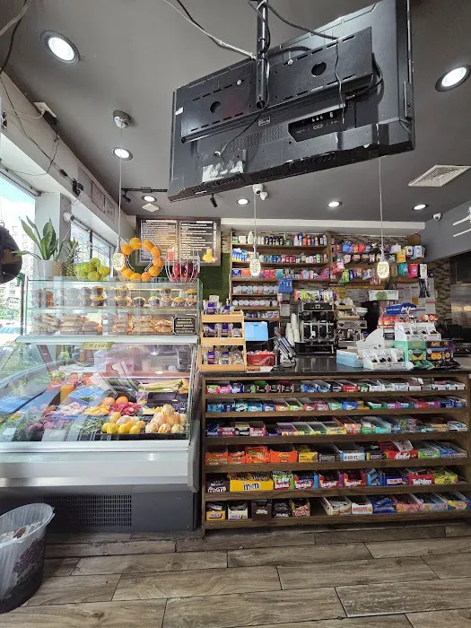H-Yard Gourmet Deli Picture 5