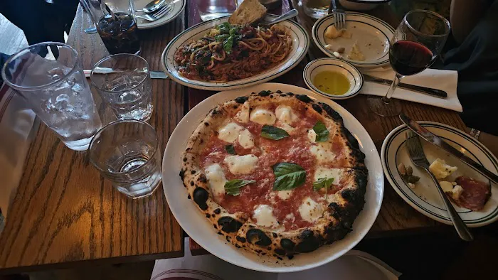 Tavola Hells Kitchen Picture 2
