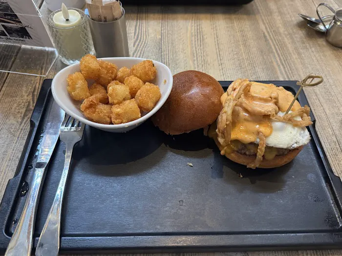 Burgerology Midtown Picture 7