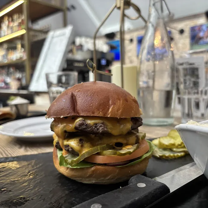 Burgerology Midtown Picture 10