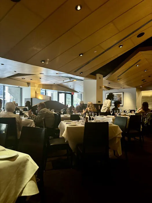 Nick + Stef's Steakhouse Picture 4