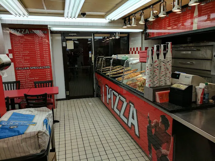 Little Italy Pizza Picture 9