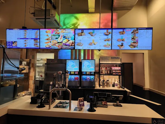 Taco Bell Cantina Picture 5