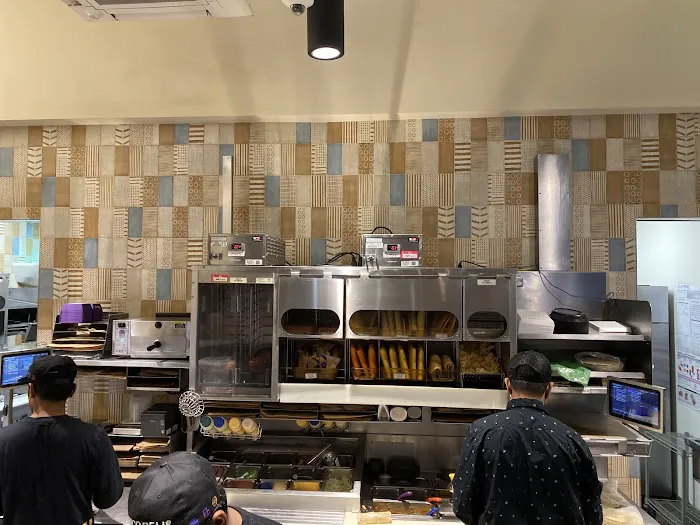 Taco Bell Cantina Picture 8
