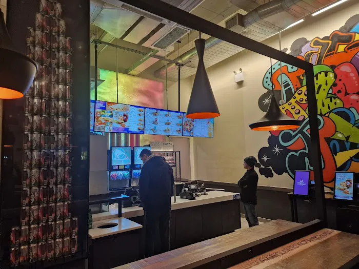 Taco Bell Cantina Picture 6