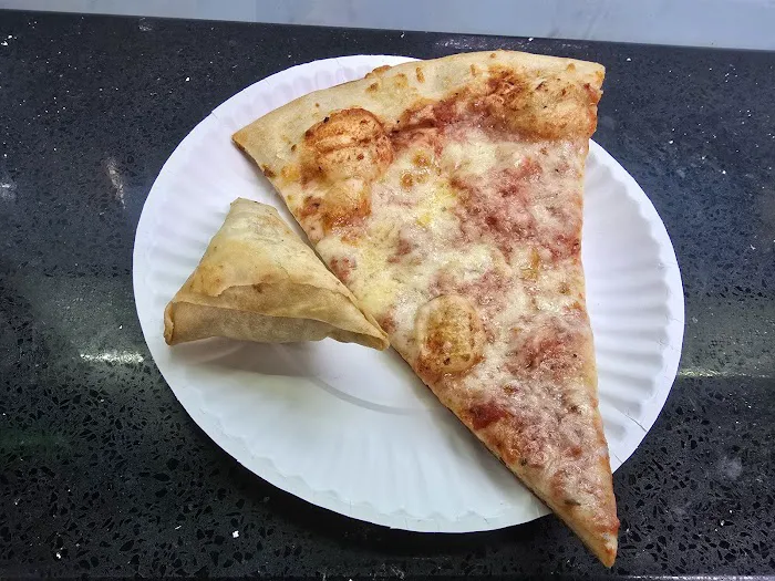 Fresh Pizza and Deli Picture 9